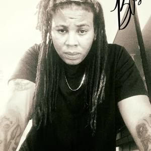 Meet your Posher, Bee